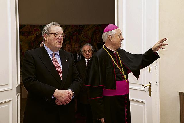 His Most Eminent Highness, Seine oberste Hoheit Fra´ Matthew Festing, besuchte „Malteserkaplan“ Bischof Egon Kapellari. | Foto:  Neuhold