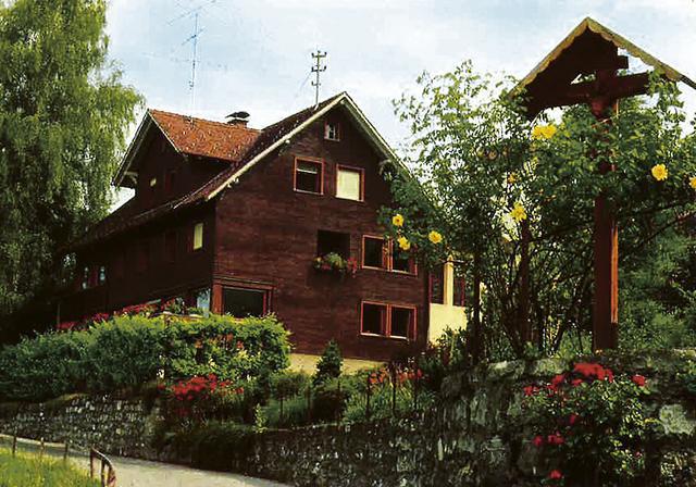 Vom Gründungshaus verabschiedeten sich die Frohbotinnen 2012. Dass es nun Flüchtlingen als Unterkunft dient – ganz im Sinn des Grundauftrags –, macht das Loslassen leichter.