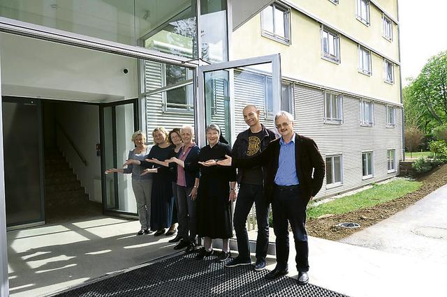 Offene Türen. Sr. Sonja Dolesch und Sr. Carina Klammer mit dem FranzisCa-Team.
