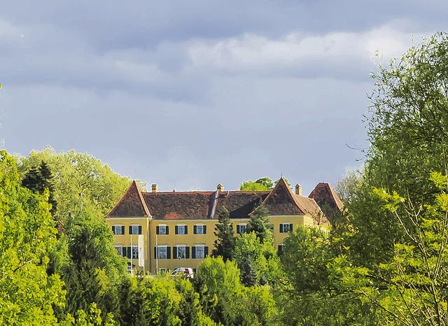 Idyllisch gelegen, zieht das Schloss Laubegg, heute vom Roten Kreuz geführt, Besucher aus der Umgebung und Gäste an. | Foto: Gerd Neuhold, Sonntagsblatt