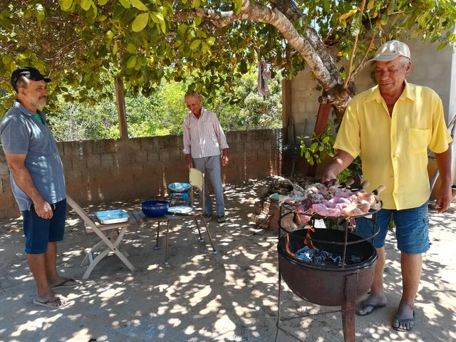 Grillen ist fast so beliebt wie bei uns in Österreich. Hier in Canabrava am Land, wo die Grazer Pastoralassistentin Elisabeth Fritzl fünf Tage verbringen durfte. | Foto: Fritzl