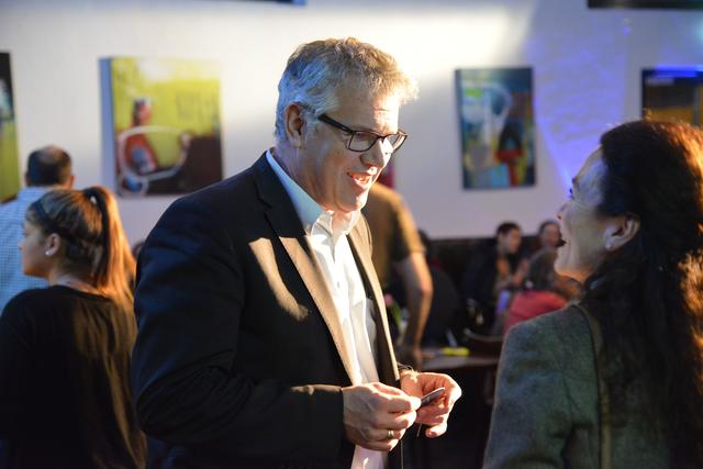 ... und der Auftakt des Wortwechsel: die Aufgaben von Pastoralamtsleiter Martin Fenkart sind vielfältig, herausfordernd und bereichernd.  | Foto: Fehle