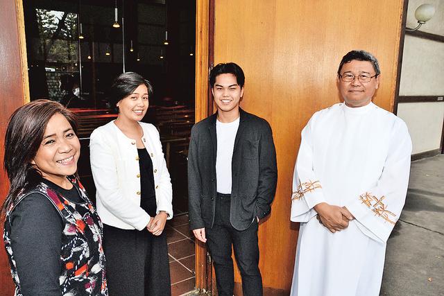 Engagiert: Bessie Salonga, Marizel Aguirre, Ruyi Oira und Father Ely Dalanon. | Foto: Stefan Kronthaler
