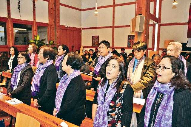 Der FCC-Chor beim Gottesdienst in Salvator am Wienerfeld. | Foto: Stefan Kronthaler