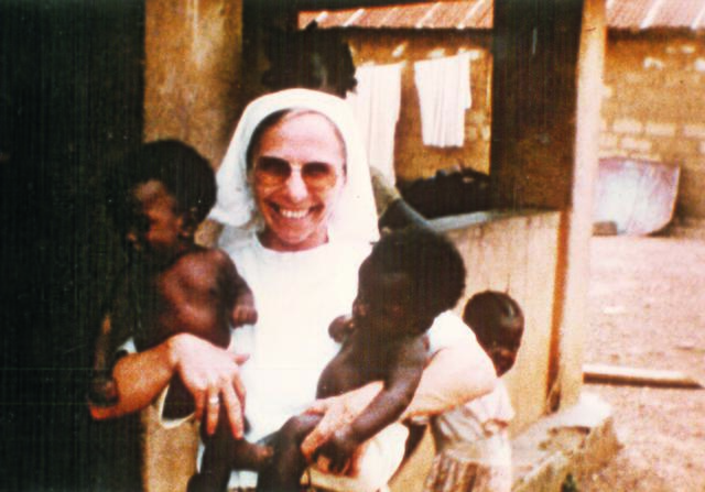In Liberia hielt man es für ein schlechtes Zeichen, wenn man Zwillinge bekam. Die Kinder wurden wegge­geben oder „verschwanden“. Sr. Johanna fand für diese beiden Kinder ein neues Zuhause. Dieser Aberglaube ist heute übrigens vollständig verschwunden.  | Foto: Foto: Sr. Johanna Datzreiter