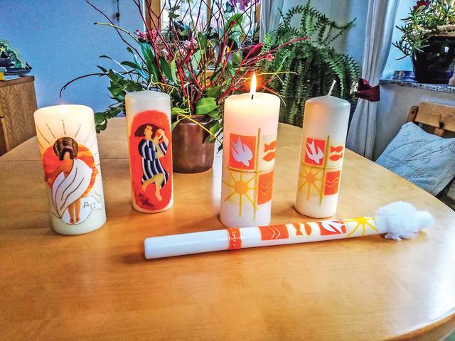 Die Kerzen schmücken vor allem biblische Motive: Auferstandener, tanzende Mirjam, Taufkerzen. Unten: Osterkerze für die Pfarre Kirchberg. | Foto: Agathe Lauber-Gansterer