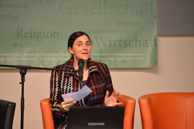 Dass jede und jeder von uns dazu beitragen kann, die Netzkultur positiv zu beeinflussen, betonte Referentin Claudia Pagagnini. | Foto: Katholische Kirche Vorarlberg / Charlotte Schrimpff
