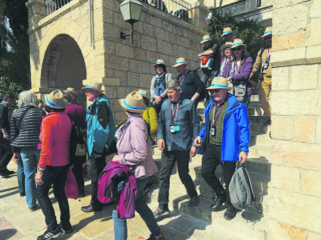 Das Österreichische Hospiz in Jerusalem ist das älteste christliche Gästehaus in der Heiligen Stadt. Von der Dachterrasse hat man eine eindrucksvolle Aussicht über die Altstadt. Nach dem Verlassen des Hauses (Bild) ist man direkt in der Via Dolorosa.  | Foto: Foto: Heckel