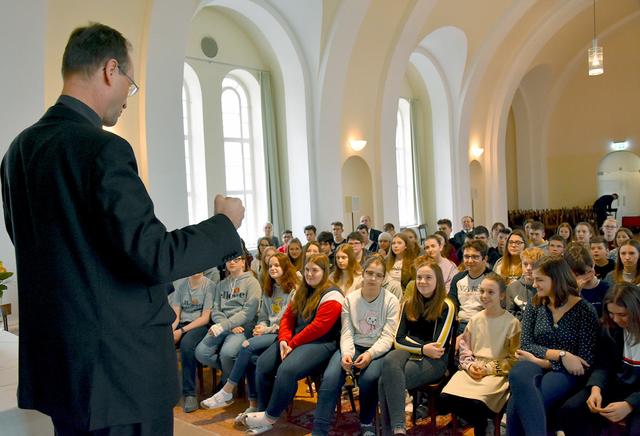 Austauschabend mit Jugendlichen.  | Foto: EDW
