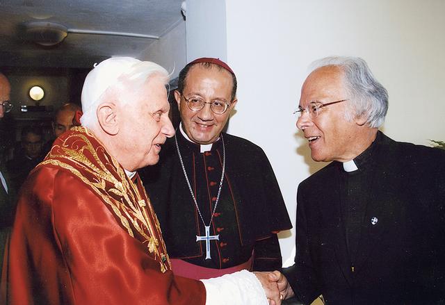Begegnung mit Papst Benedikt XVI. | Foto: Institut für Grenzgebiete der Wissenschaft - Resch-Verlag