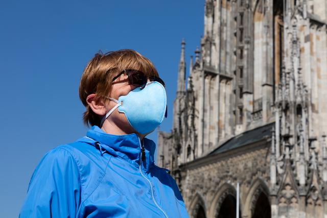Schutzmasken vor und in den Kirchen. An dieses Bild müssen wir uns bis auf Weiteres einstellen.