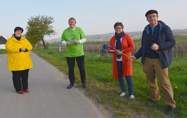 Kreativ in poysdorf Pfarrer Kolo gibt der Bevölkerung mit seinen Morgengebeten einen täglichen Glaubensimpuls. Im Bild: Judith Bös, Bernd Kolo, Ingrid und Werner Kraus. | Foto: Pfarre Poysdorf