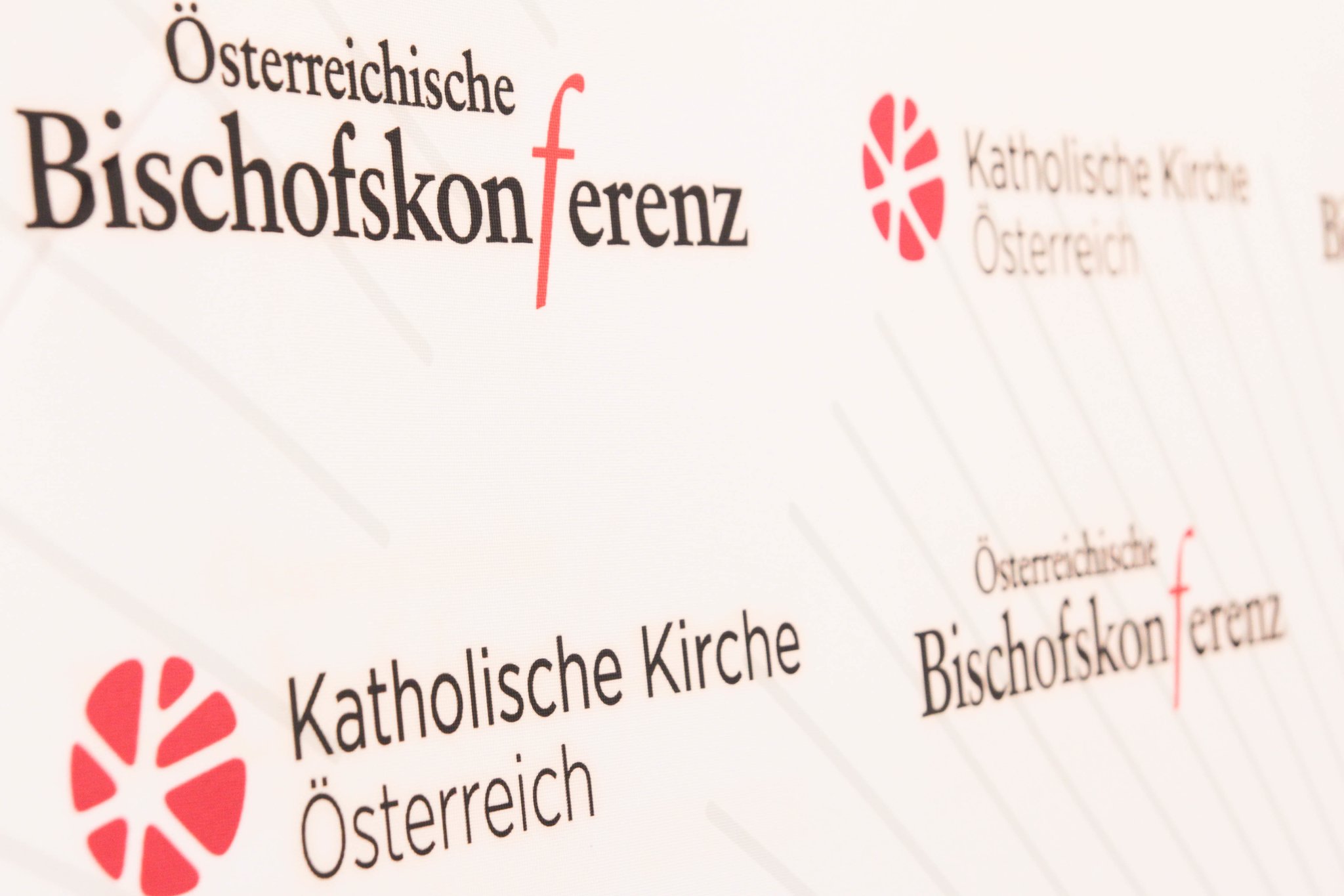 Regeln für die öffentlichen Gottesdienste ab 15. Mai Regeln für die öffentlichen Gottesdienste ab 15. Mai