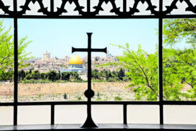 Blick von der "Dominus Flevit"-Kirche auf dem Ölberg in Richtung Altstadt von Jerusalem