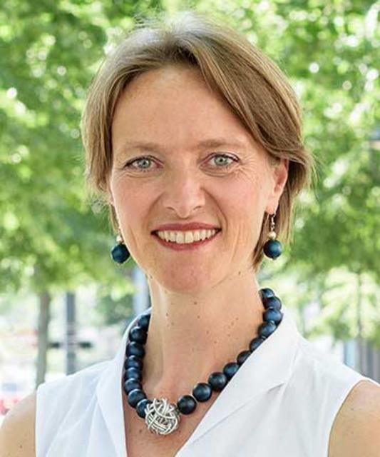 Magdalena M. Holztrattner ist Direktorin der Katholischen
Sozialakademie Österreich (ksoe).