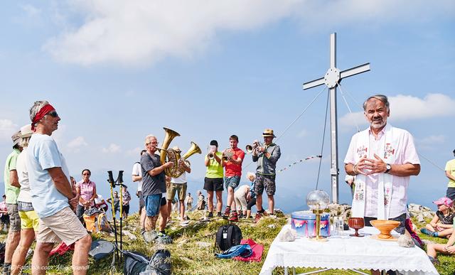 Am 2. August zelebriert Pfarrer Franz Trondl die Ötschergipfelmesse (Bild von 2018).