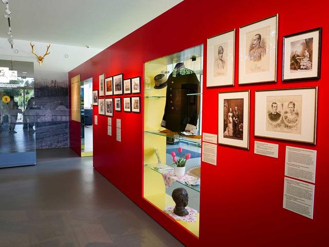 Das Besucherzentrum bietet eine informative Ausstellung rund um das Thema Thronfolger und Tathergang | Foto: E. Fürst