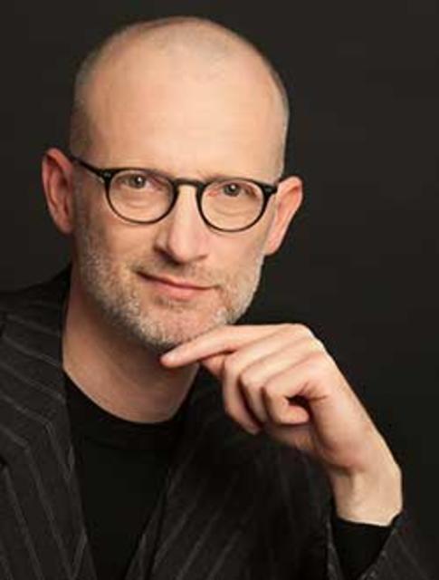 Georg Walpitscheker, Geboren: 28. Jänner 1971 
Familienstand: verheiratet 
Beruf: Religionslehrer
Einsatzpfarre: Pfarre Zur Frohen Botschaft (Wien 4)
Mein Lieblings-Buch: Albert Biesinger und Helga Kohler-Spiegel, Gibt’s Gott? Die großen Themen der Religion. Kinder fragen – Forscherinnen und Forscher antworten
Lieblingsheilige(r): keinen 
Bibelstelle: Johannes 1,1
Ich lasse mich zum Ständigen Diakon weihen, weil es der von Gott geplante Weg für mich ist. Gott kennt den Weg schon. Ich werde ihn erst entdecken.  | Foto: privat