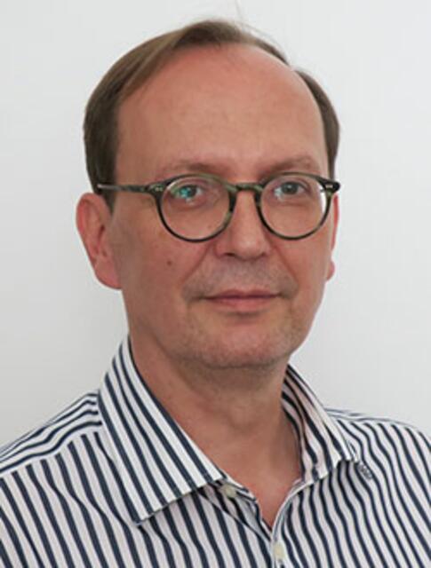 Christian Herrlich, aus Rhön in Thüringen, Kanzleileiter der
 Dompfarre St. Stephan | Foto: Stefan Hauser