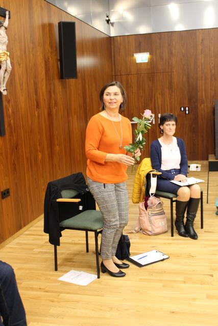 Eine Rose für Mag. Angela Lahmer-Hackl | Foto: Planitzer