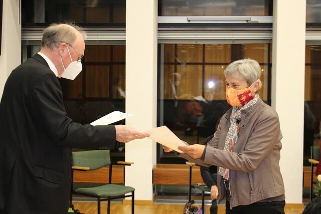 Dekretübergabe an Theresia Teufel | Foto: Planitzer