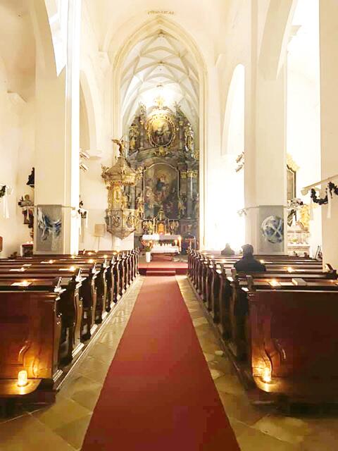 "Nacht der 1000 Lichter" in der Pfarrkirche Weißenkirchen/Wachau