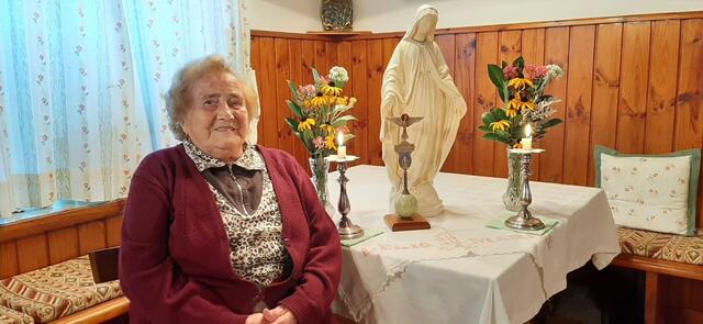 Die älteste Steinakirchnerin, Antonia Zinsenbauer, wird im Dezember 100 Jahre. Jede Woche nimmt sie an den Legion Mariens-Gebetstreffen teil.  | Foto: zVg