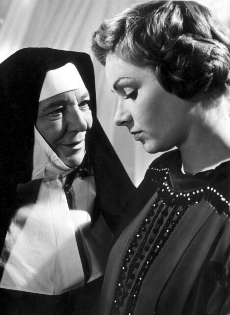 Filmszene mit Lisl Karlstadt und Ruth Leuwerik. | Foto: Ullstein Bild/picturedesk.com