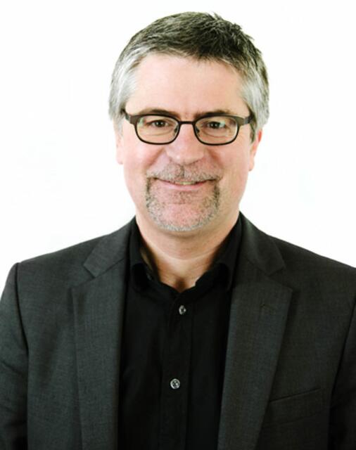 Gerhard Bauer leitet die facultas-Dombuchhandlung am Stephansplatz | Foto: Victoria Posch