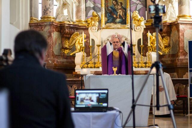Gottesdienstübertragung aus der Pfarre Ober St. Veit mit Pfarrer Andreas Kaiser.