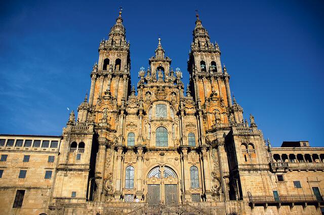 Der Höhepunkt und Ziel des Jakobsweges: das Grab des Apostels Jakob des Älteren in der Kathedrale von Santiago de Compostela.