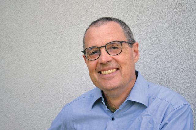 Dr. Hans Rapp hat in Luzern, Jerusalem und Wien Theologie studiert. Seine Schwerpunkte sind der interreligiöse Dialog, die Weltreligionen und die Bibelwissenschaft. Aktuell ist er noch Leiter des Teams Spiritualität der Katholischen Kirche Vorarlberg. Mit 1. Februar wird er die Leitung des Teams Entwicklung und den interreligiösen Dialog übernehmen.