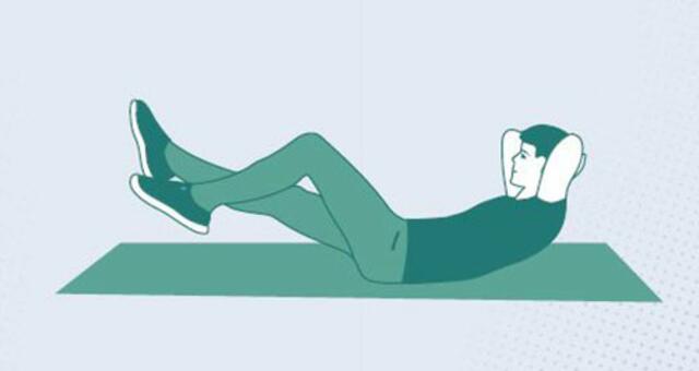 Radfahren in Rückenlage: stärkt die Knie, ohne sie zu belasten; mit gebeugten Beinen auf den Rücken legen, Hände hinter den Kopf geben und Schulterblätter vom Boden abheben. Jetzt mindestens 30 Sekunden in der Luft radeln | Foto: Michaela Spatz