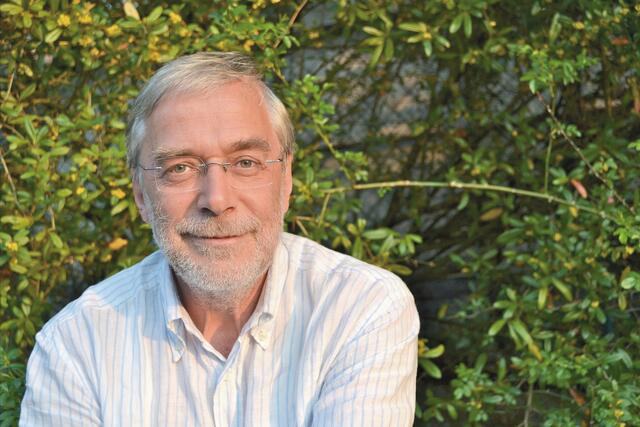 Gerald Hüther ist Neurobiologe, Autor und Vorstand der Akademie für Potentialentfaltung.