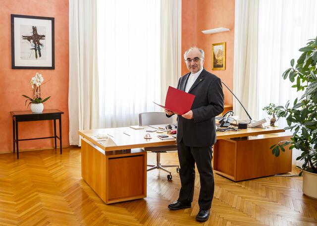 Lernen aus den Erfahrungen der Coronazeit und eine Bildungsreform angehen, die über Technologie und Wissensbildung hinaus den Menschen als soziales Wesen formt. Dazu rief Bischof Wilhelm Krautwaschl auf, der auch erinnerte, dass 250 Millionen Jugendlichen technische oder finanzielle Voraussetzungen für Bildung in der Pandemie fehlen.