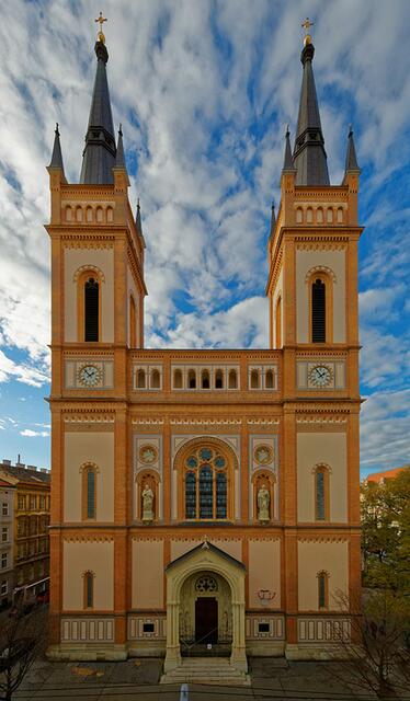 Die gewaltige Altlerchenfelder Kirche. | Foto: Pfarre