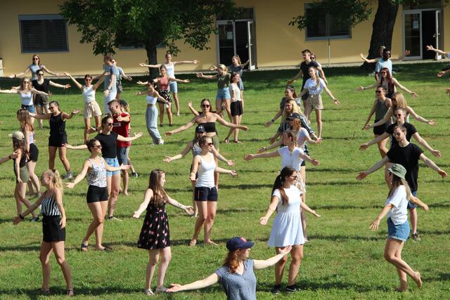 Tanzten in die Zukunft hinein: Studierende der KPH Graz haben mit einer fulminanten Werkstattwoche die „neue“ Normalität gefeiert.