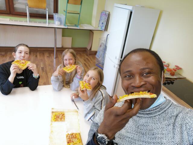 Eine Pizza zwischendurch ist immer erlaubt. | Foto: Don-Bosco-Gymnasium Unterwaltersdorf