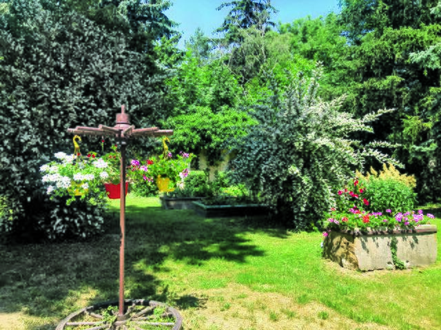 Der idyllische Garten der Pfarre Abstetten. | Foto: zVg