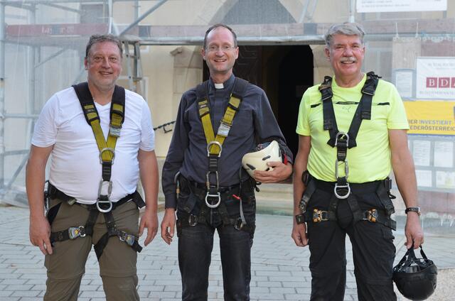 Pfarrer Helmut Scheer, Weihbischof Stephan Turnovszky und Leopold Kitzler | Foto: Markus Göstl