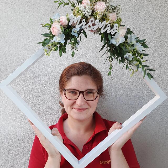 Bei Erstkommunionen, auf Hochzeiten und Begräbnissen sorgt Margarete Miskovics für den schönsten Blumenschmuck | Foto: Privat