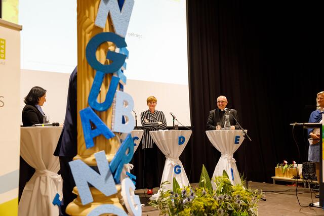 VerändeRUng war das Tagesmotto der Eröffnung der Sommer.Bildung der steirischen ReligionslehrerInnen – im Zentrum stand natürlich der Religionsunterricht (RU).