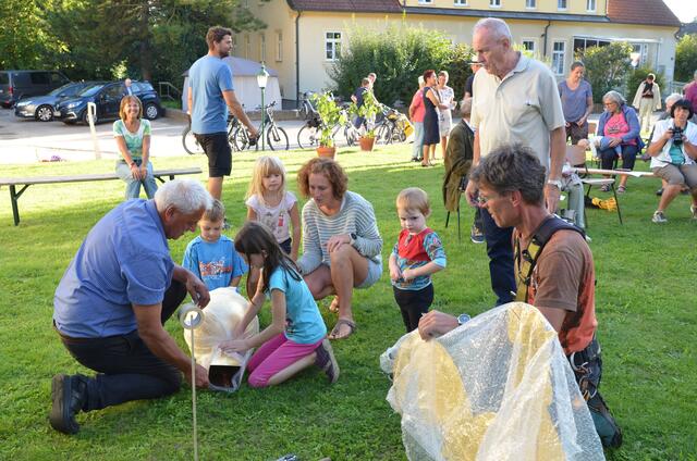 Verpacken des Wetterhahns | Foto: Markus Göstl