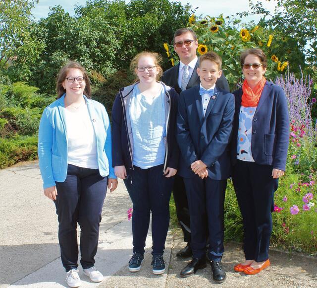 Die Weinbäuerin und Heurigenwirtin Birgit Liener mit ihrer Familie in Drasenhofen. | Foto: privat