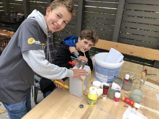 Gemeinsam basteln, gärtnern und erzählen stand im Seniorenwohnhaus Hellbrunn am Programm.  | Foto: RB/KJ Salzburg