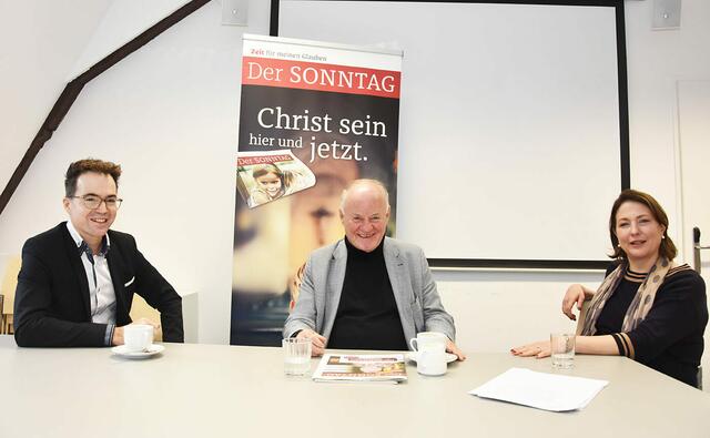 Der SONNTAG (Geschäftsführer Roman Gerner und Chefredakteurin Sophie Lauringer) fragten bei Georg Wailand nach. | Foto: Makrus Langer