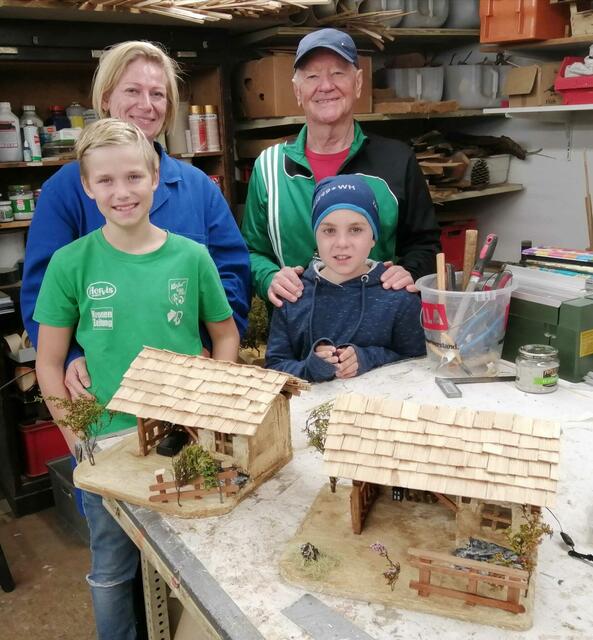 Tada! – die fertigen Krippen können nun mit nachhause genommen werden. | Foto: Krippenfreunde Klagenfurt