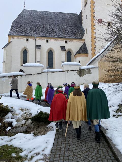 In Brückl ging man traditionell von Haus zu Haus. Die Organisation der Sternsingeraktion obliegt dort der Familie Pliessnig. | Foto: claudia pliessnig