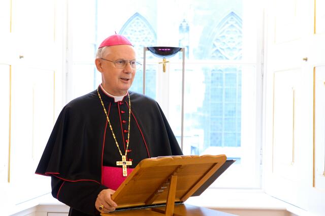„Dein Wort ist nicht verblasst.“ Aus dem Gratulationsschreiben von Bischof Ägidius J. Zsifkovics an seinen Mitbruder Egon Kapellari zum 40. Jahrestag seiner Bischofsweihe. | Foto: KATHBILD.AT / FRANZ JOSEF RUPPRECHT