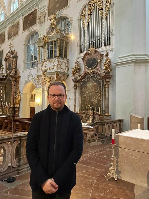 Peter Peinstingl ist seit Juni 2016 Stiftskapellmeister und Stiftsorganist der Erzabtei St. Peter in Salzburg.